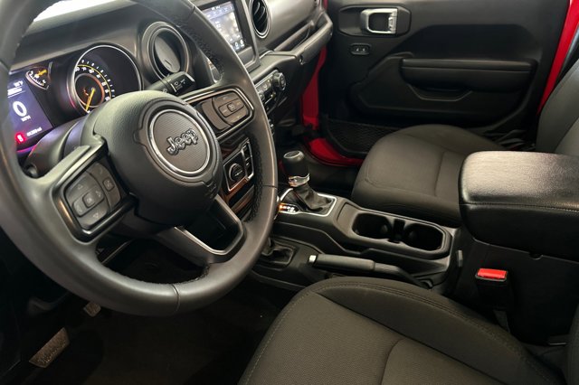 Vehicle image 10 of 27