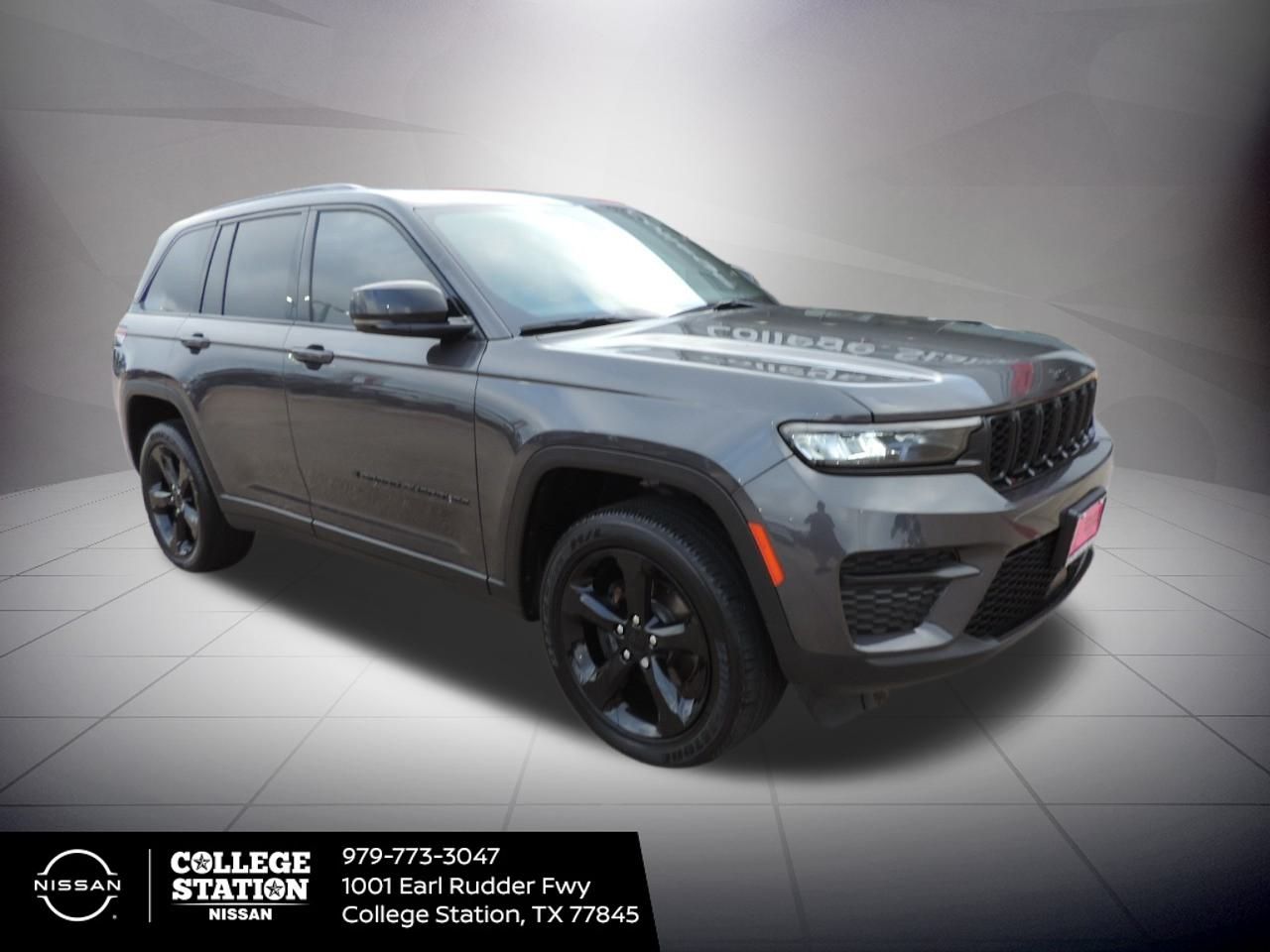 Vehicle image 4 of 27