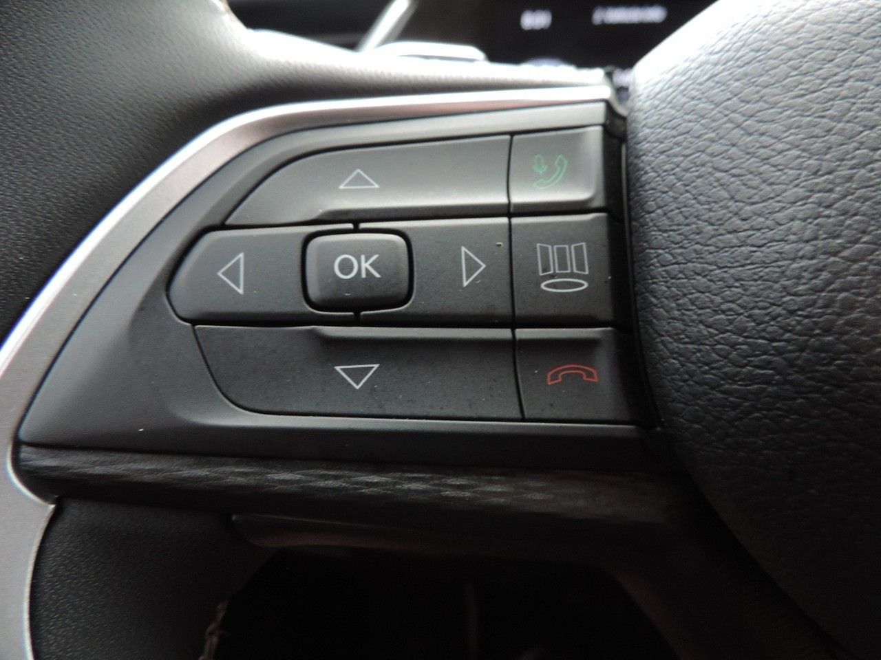 Vehicle image 19 of 27