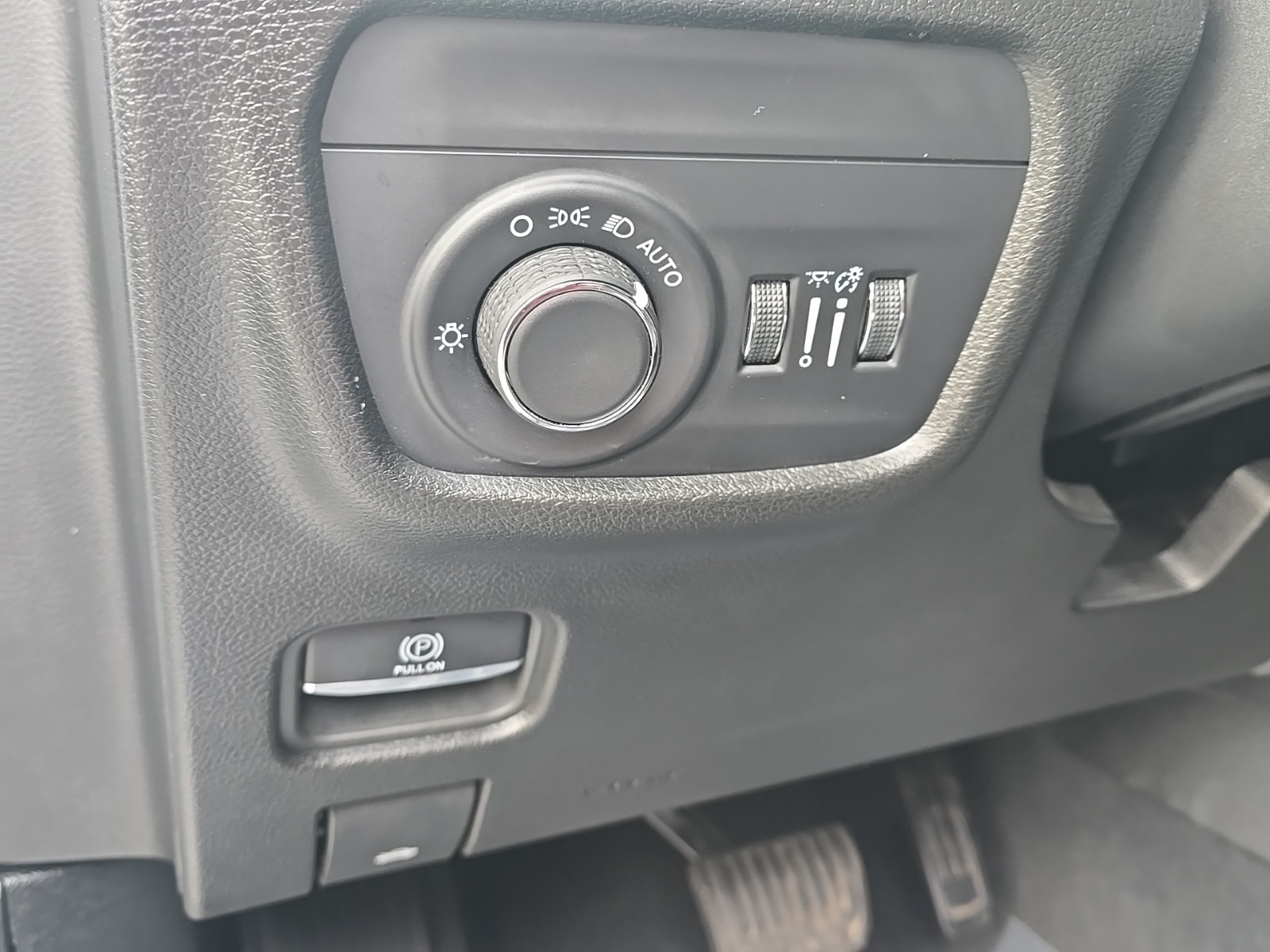 Vehicle image 20 of 31
