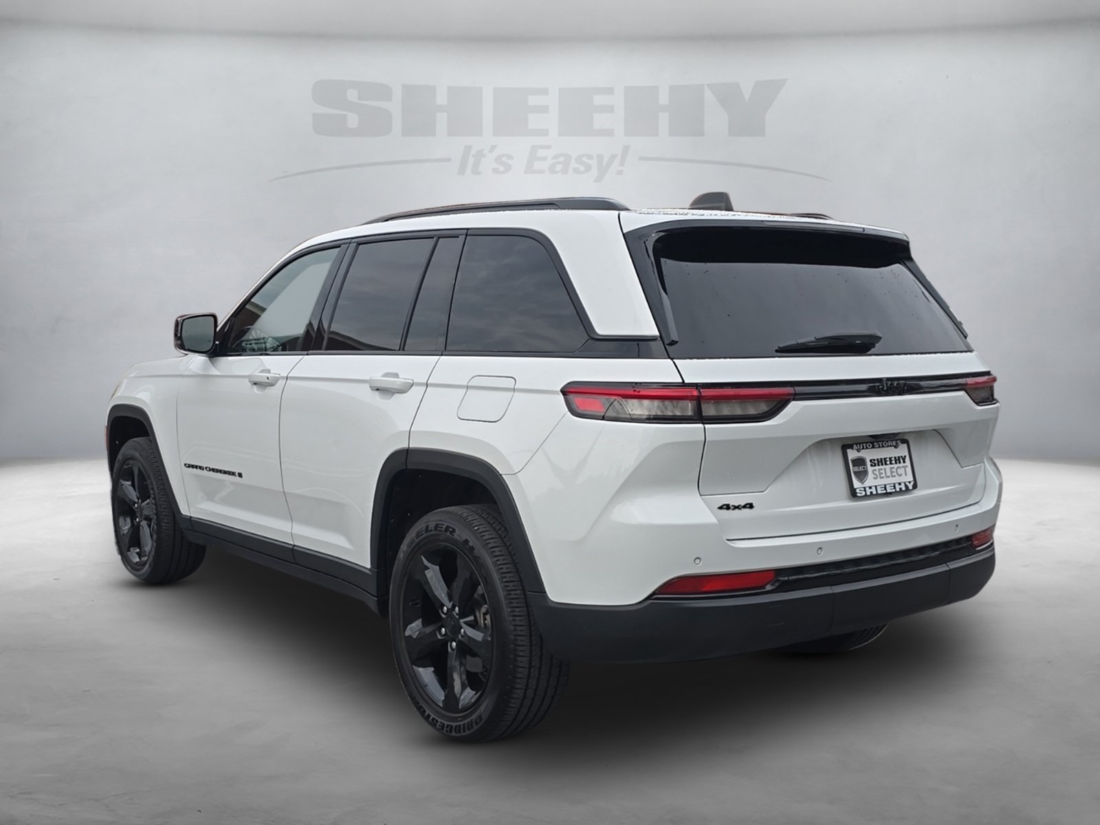 Vehicle image 8 of 31