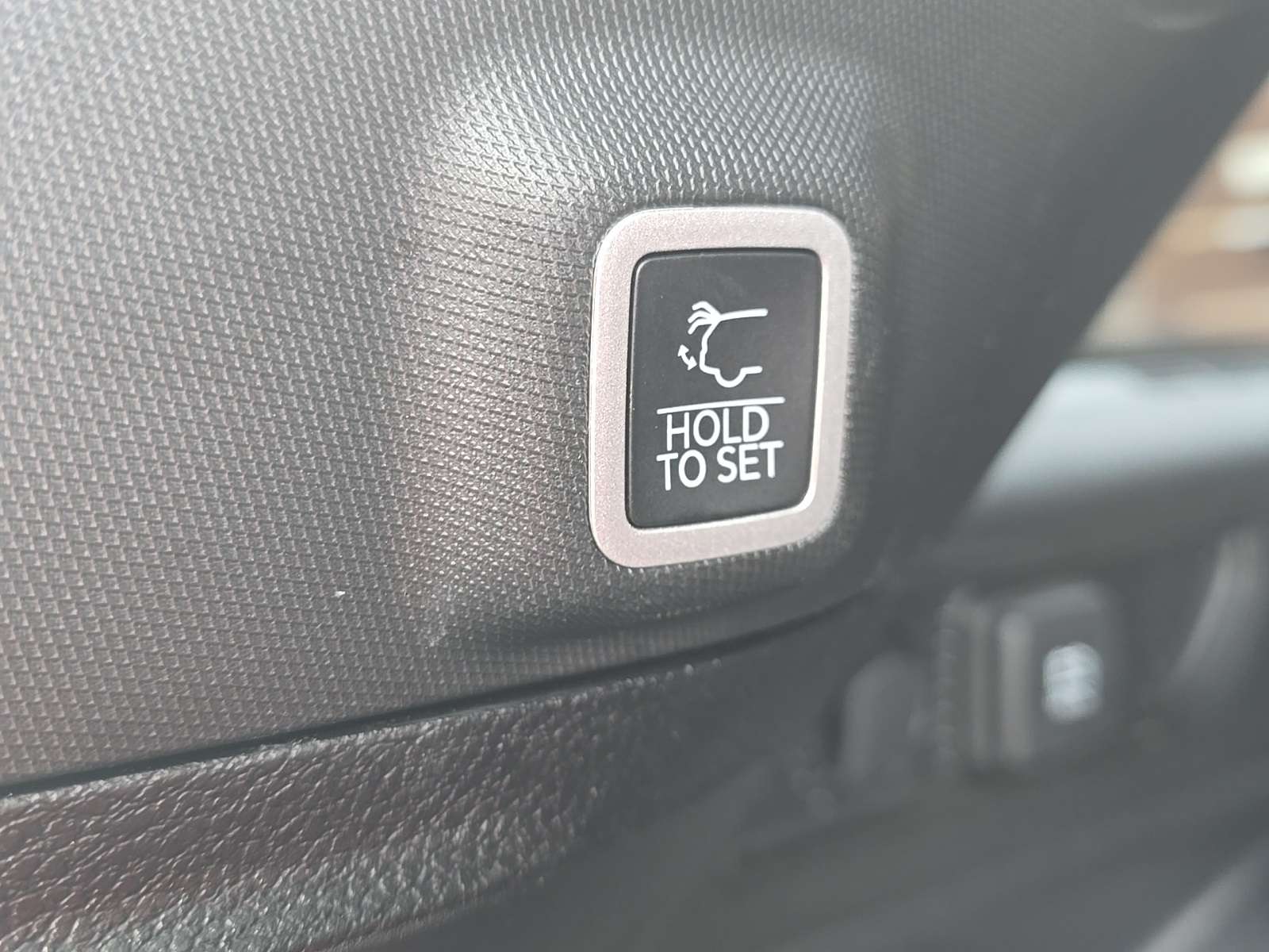 Vehicle image 16 of 31