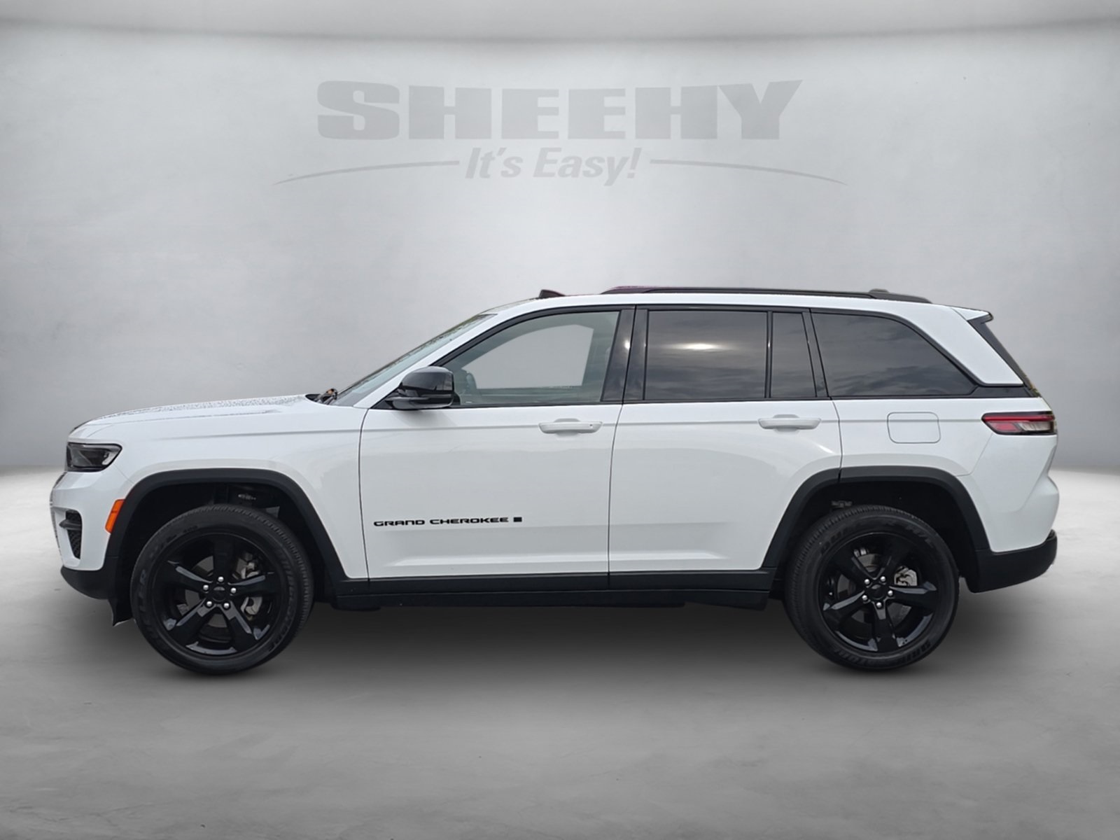 Vehicle image 2 of 31