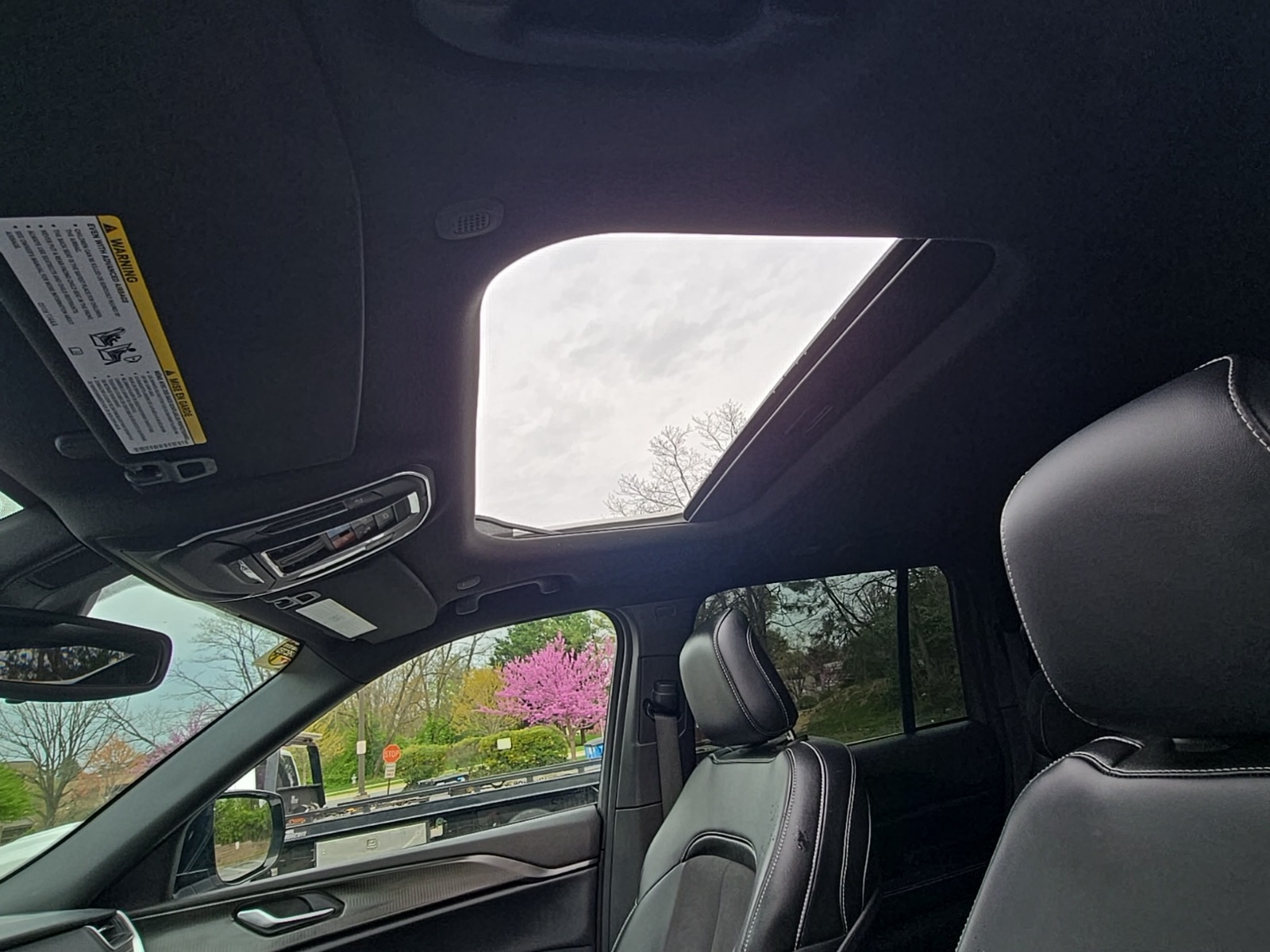 Vehicle image 18 of 31