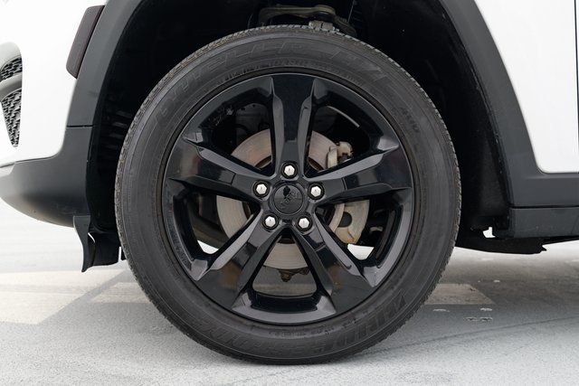 2023 Jeep Grand Cherokee Altitude Image 14 of 68