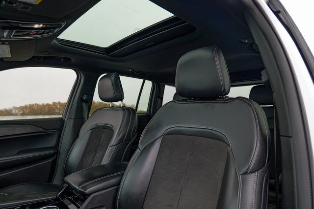 2023 Jeep Grand Cherokee Altitude Image 28 of 68