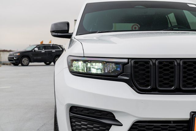 2023 Jeep Grand Cherokee Altitude Image 52 of 68