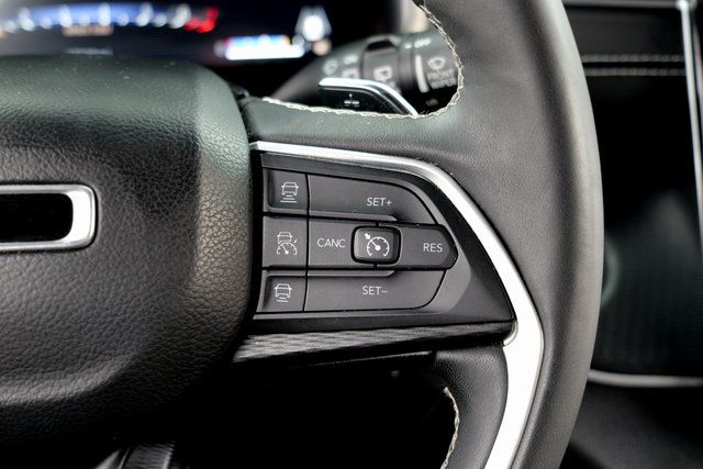 2023 Jeep Grand Cherokee Altitude Image 66 of 68