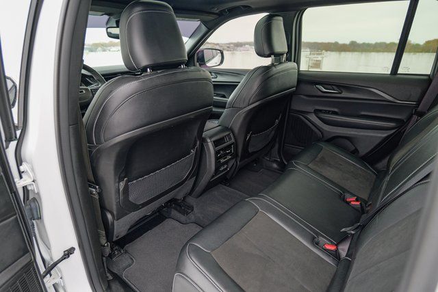 2023 Jeep Grand Cherokee Altitude Image 22 of 68