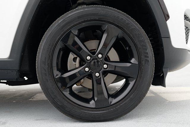 2023 Jeep Grand Cherokee Altitude Image 12 of 68