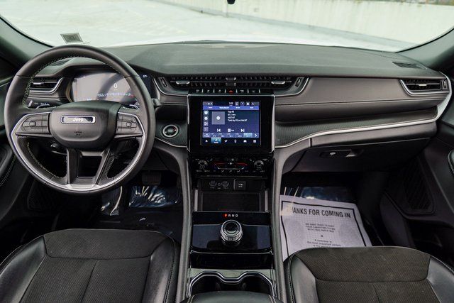 2023 Jeep Grand Cherokee Altitude Image 32 of 68