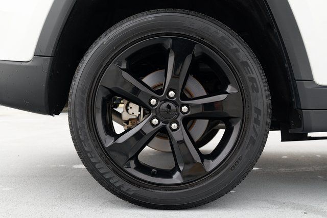 2023 Jeep Grand Cherokee Altitude Image 11 of 68