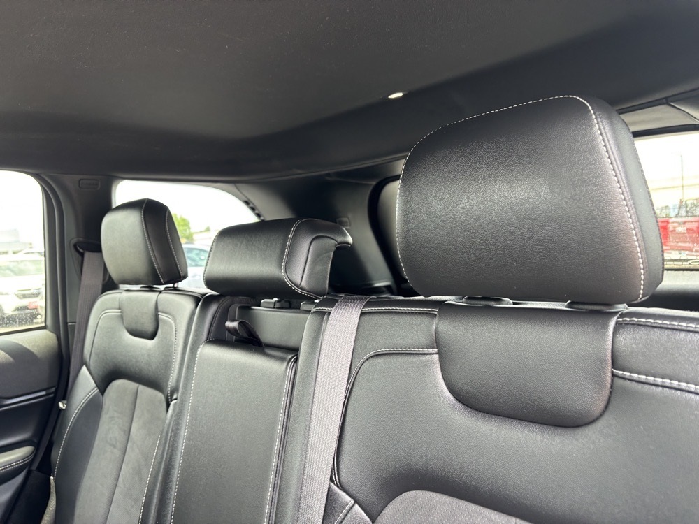 Vehicle image 31 of 32
