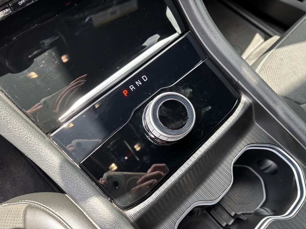 Vehicle image 18 of 32
