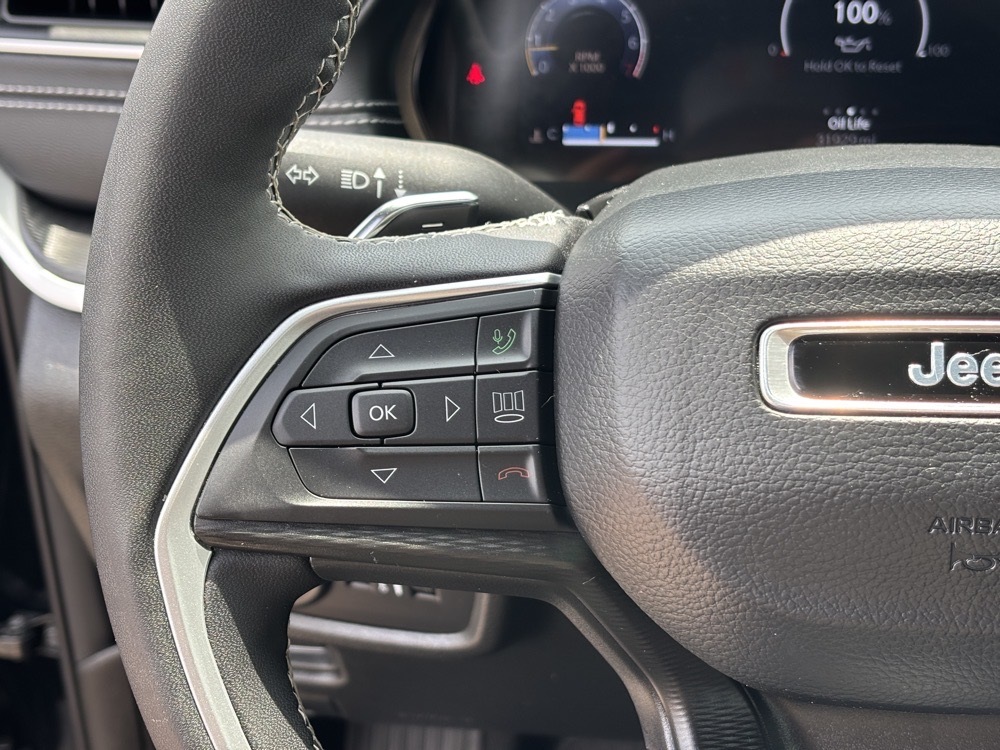 Vehicle image 16 of 32