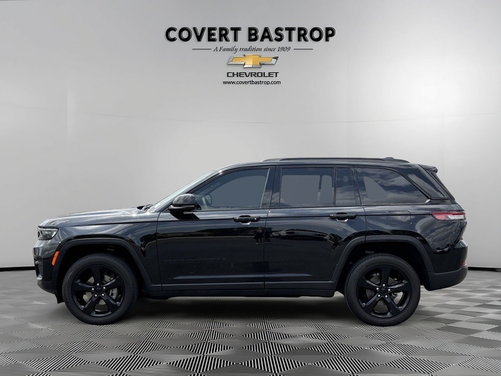 Vehicle image 5 of 32