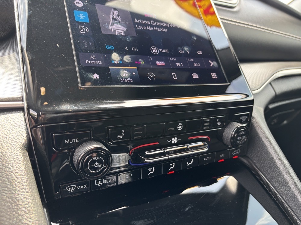 Vehicle image 19 of 32