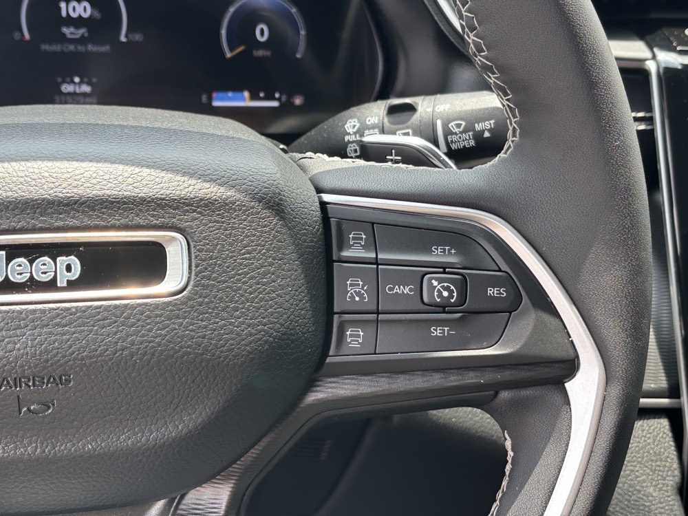Vehicle image 15 of 32