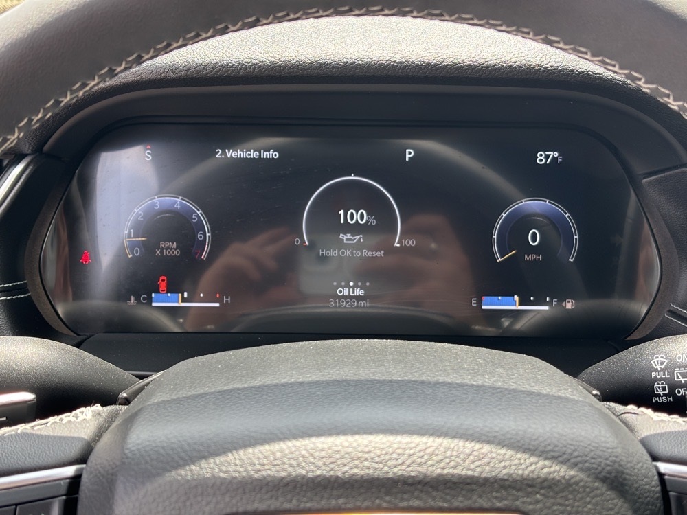 Vehicle image 17 of 32