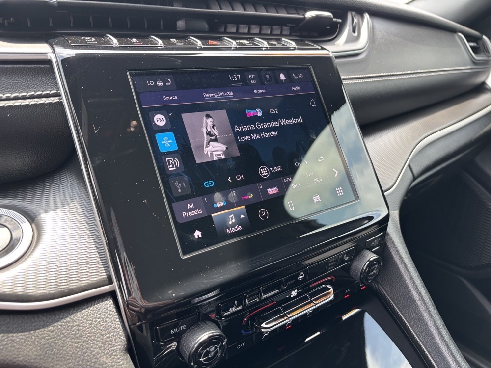 Vehicle image 20 of 32