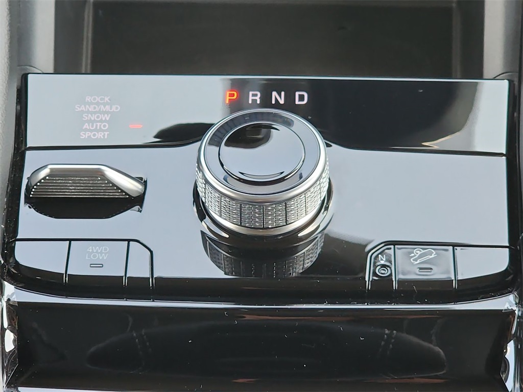 Vehicle image 25 of 27