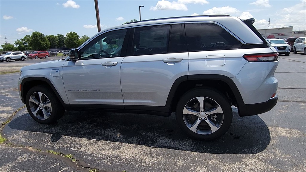 Vehicle image 7 of 27