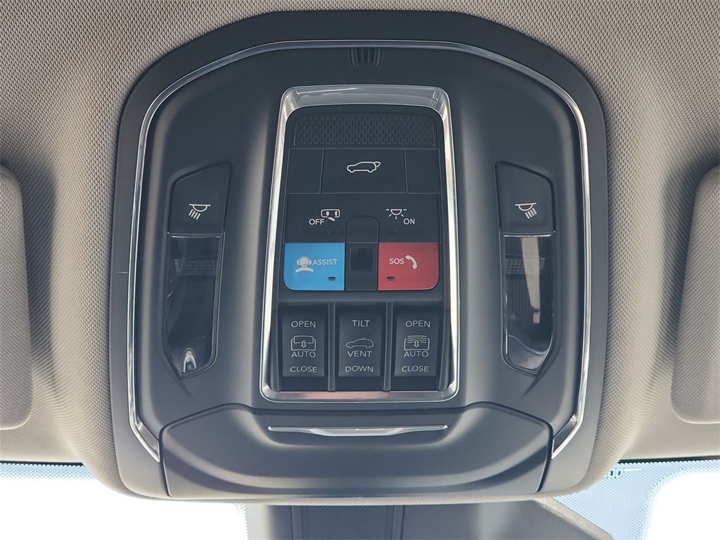 Vehicle image 23 of 27