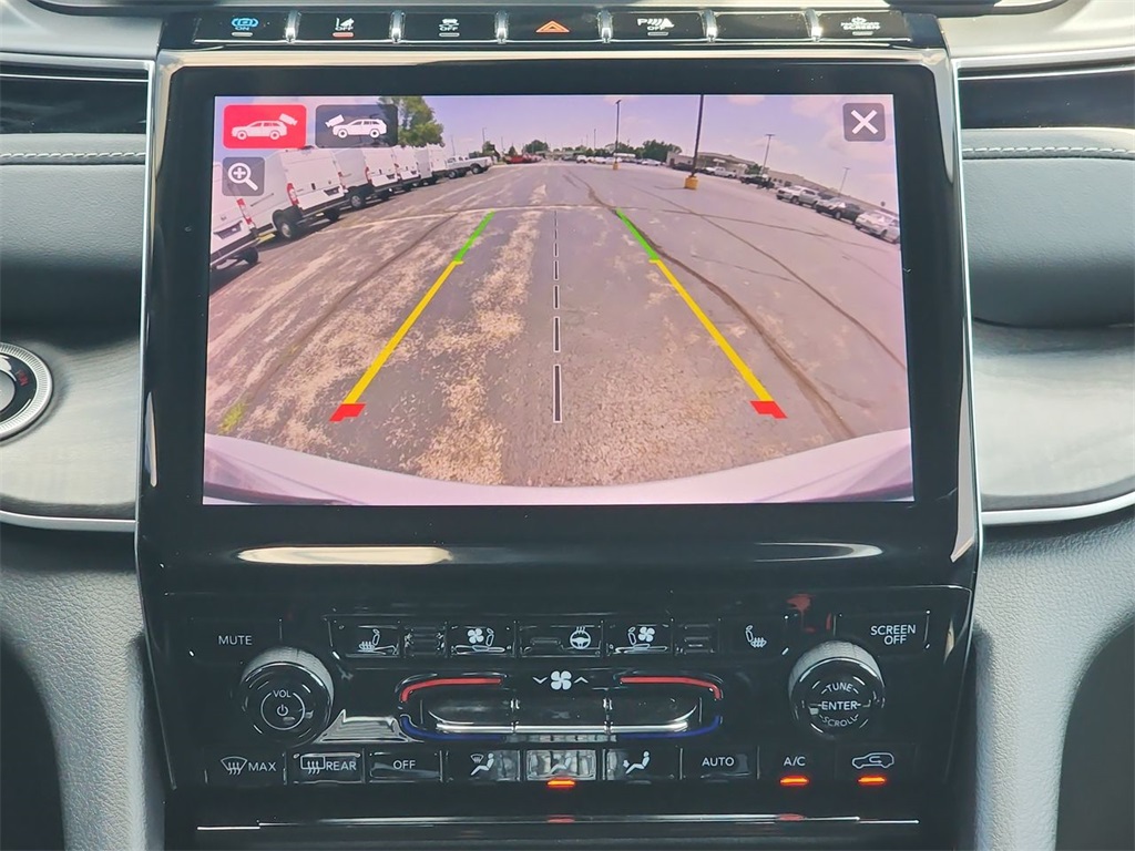 Vehicle image 18 of 27