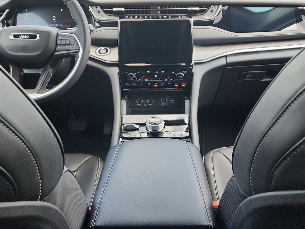 Vehicle image 20 of 27