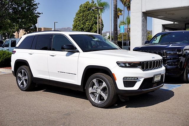 Vehicle image 2 of 42