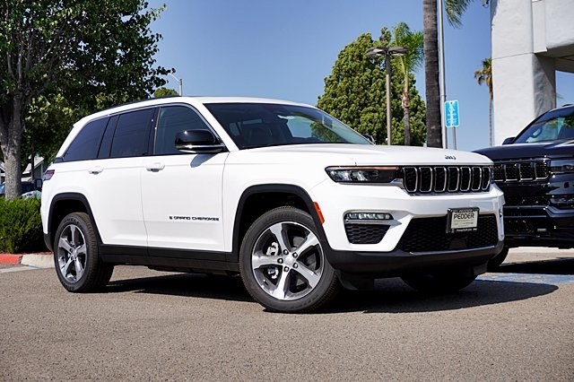 Vehicle image 4 of 42