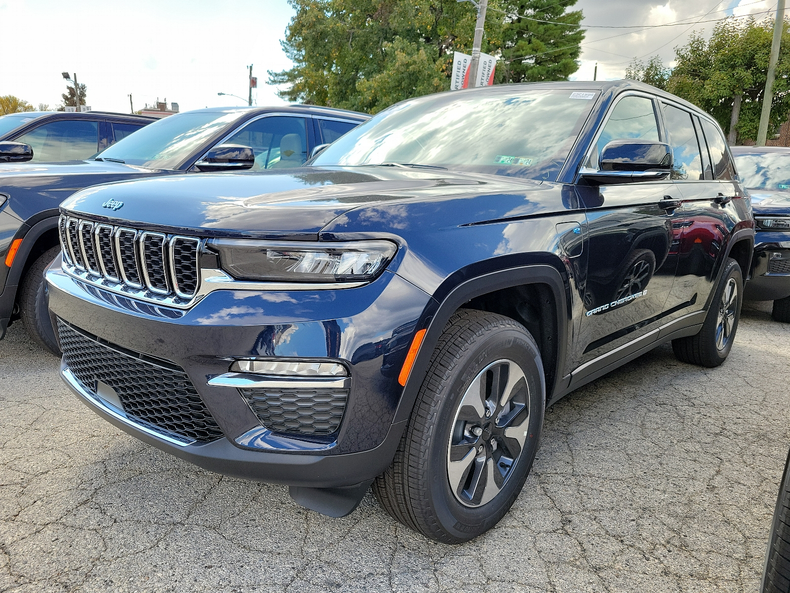 Vehicle image 3 of 5