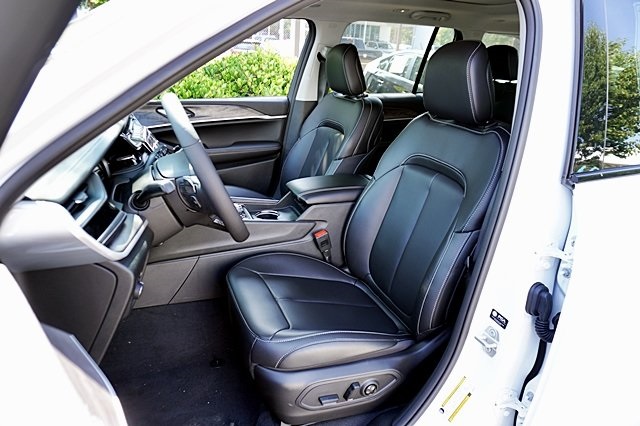 2023 Jeep Grand Cherokee 4xe Base Image 18 of 42