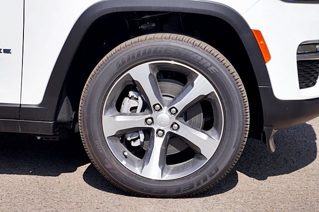 2023 Jeep Grand Cherokee 4xe Base Image 10 of 42