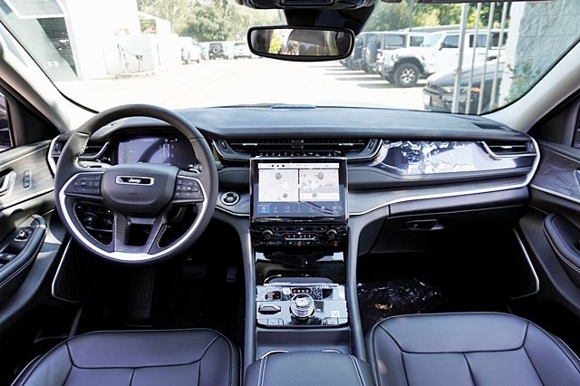 2023 Jeep Grand Cherokee 4xe Base Image 20 of 42