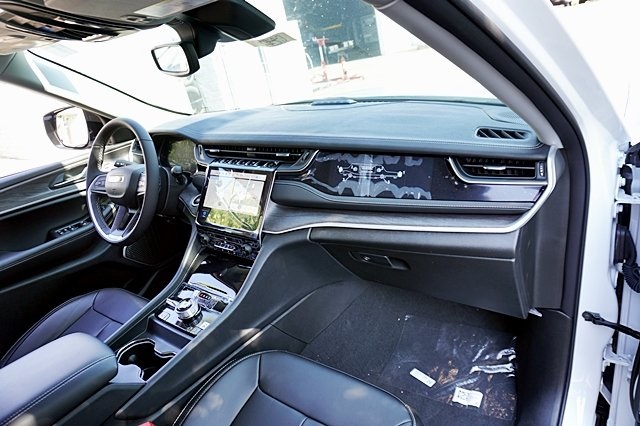 2023 Jeep Grand Cherokee 4xe Base Image 11 of 42