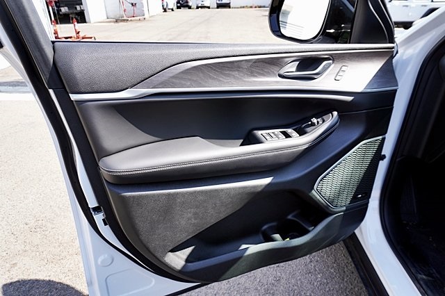 2023 Jeep Grand Cherokee 4xe Base Image 25 of 42