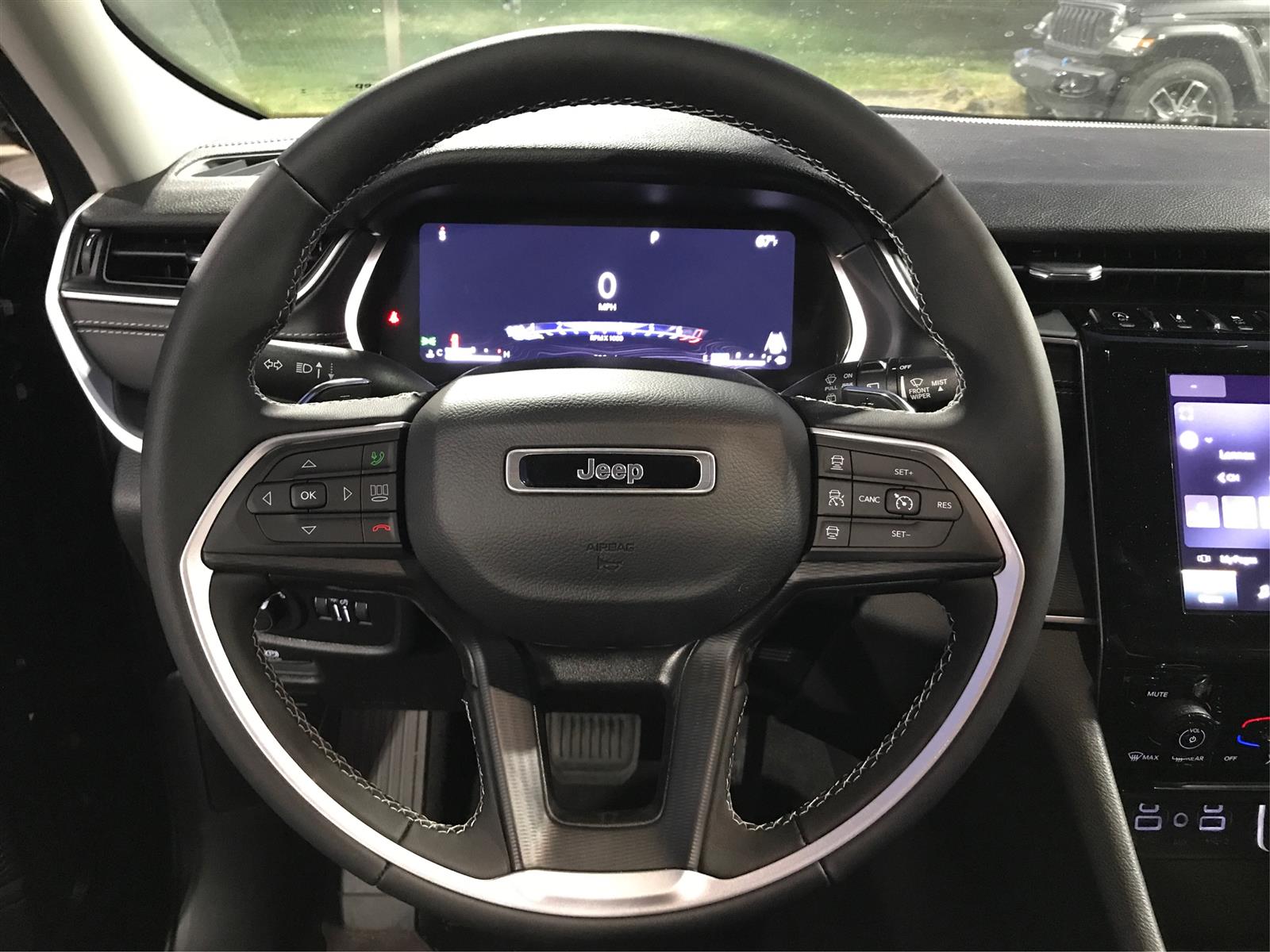 Vehicle image 18 of 23