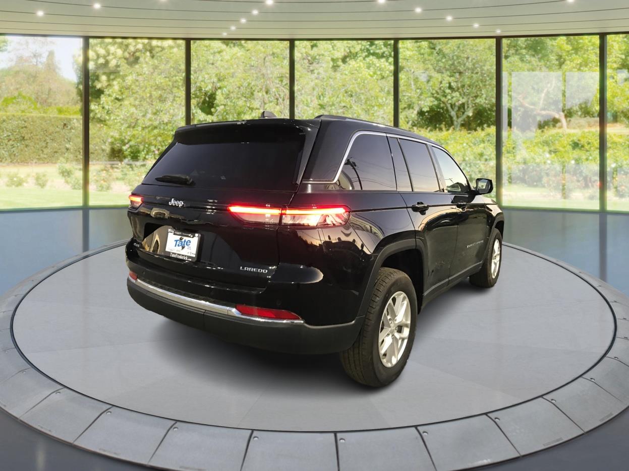 Vehicle image 5 of 23