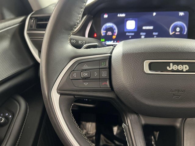 Vehicle image 27 of 28