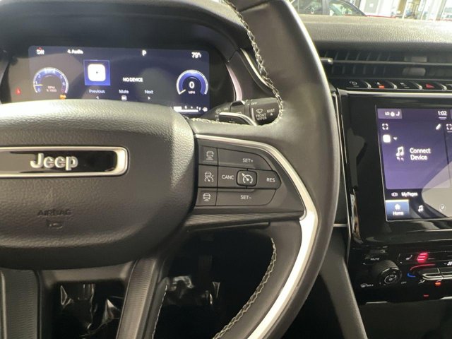 Vehicle image 26 of 28