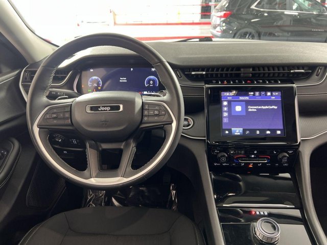 Vehicle image 18 of 28