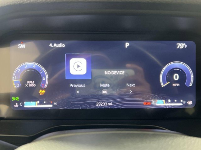 Vehicle image 14 of 28