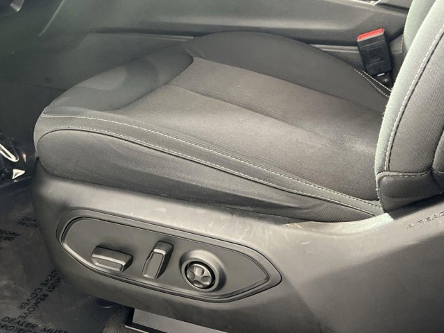 Vehicle image 11 of 28