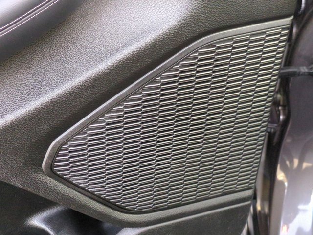 Vehicle image 16 of 33