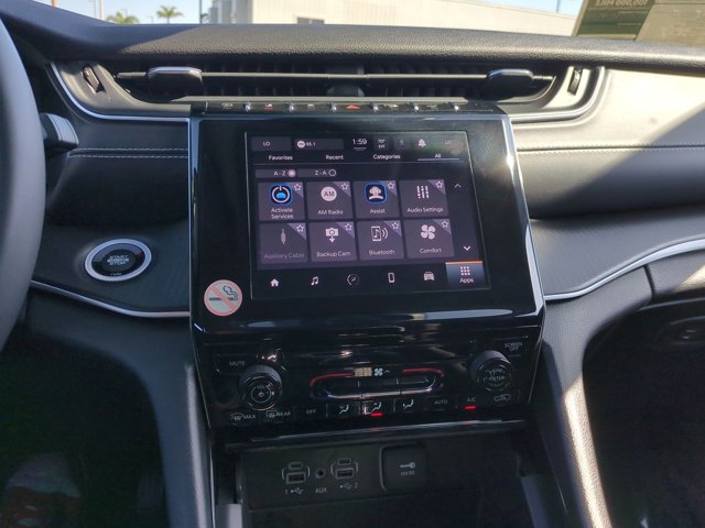Vehicle image 25 of 33