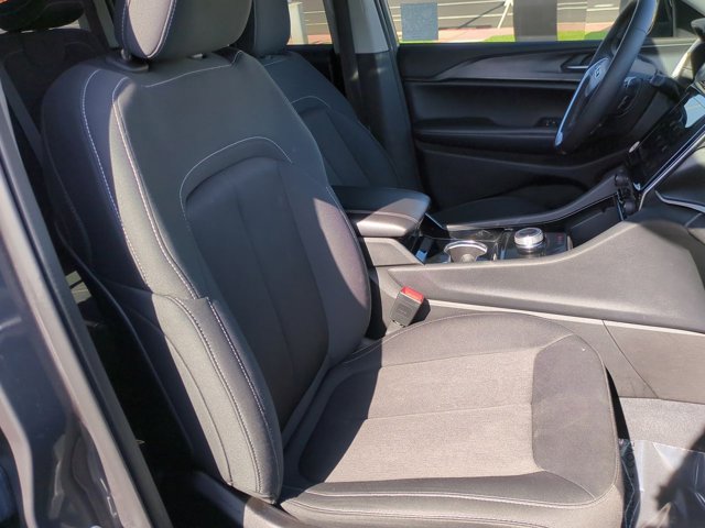 Vehicle image 32 of 33