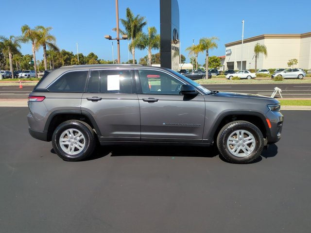Vehicle image 4 of 33