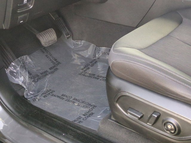Vehicle image 17 of 33