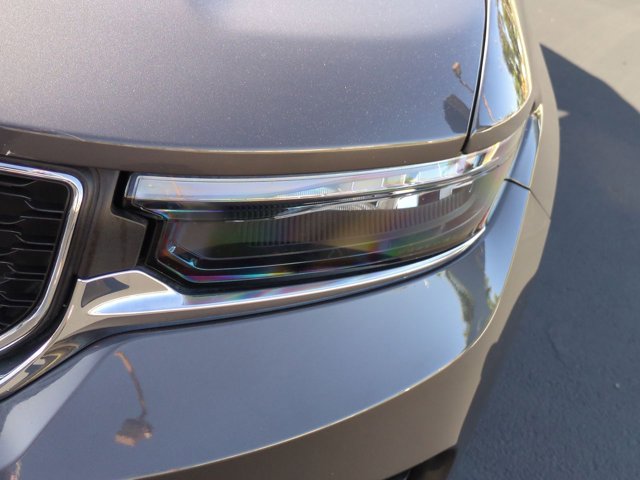 Vehicle image 10 of 33